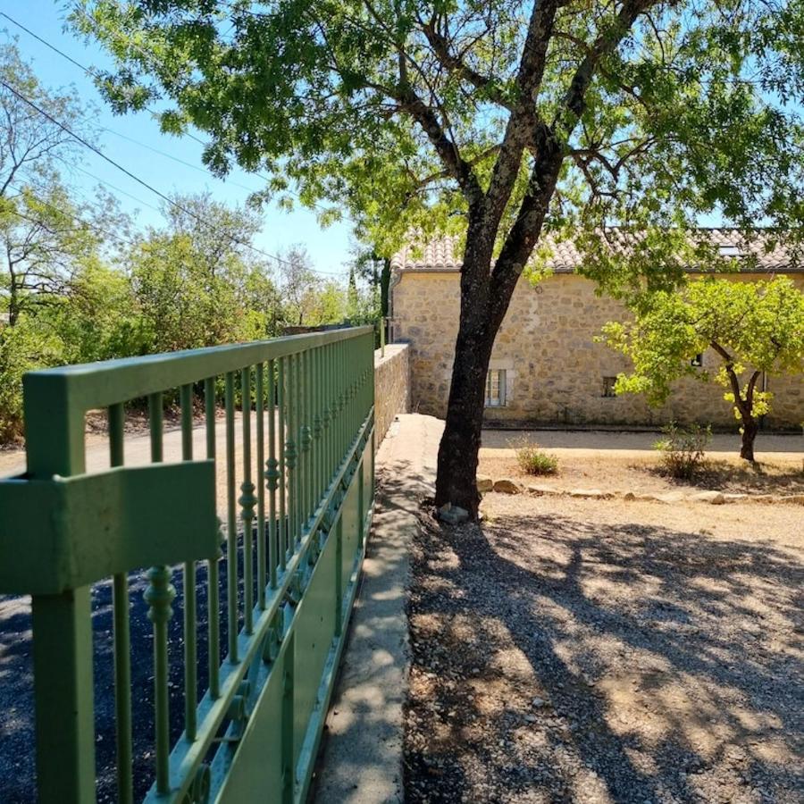 Villa Charmante A Lussan Avec Piscine Privee Et Jardin Closa Exterior photo